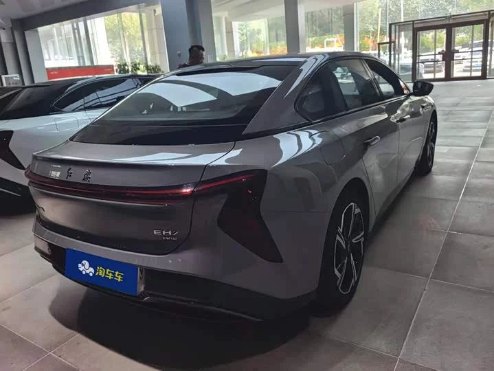Hongqi EH7