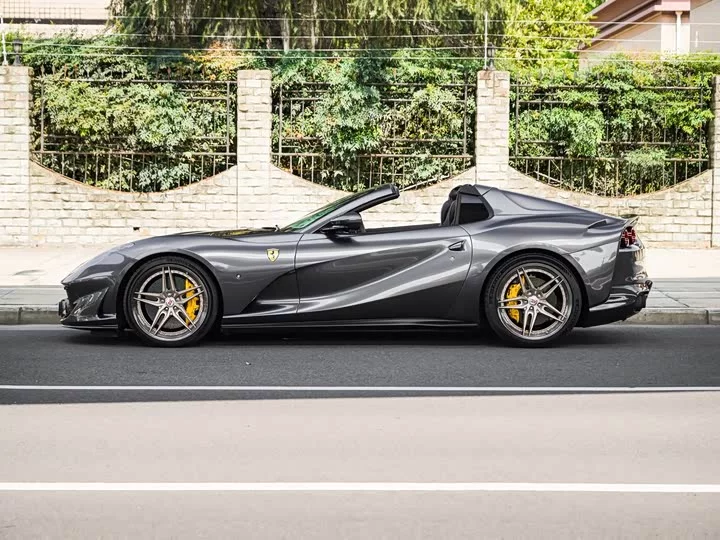 ferrari 812