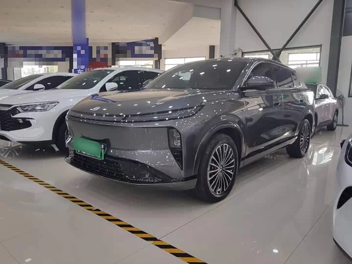Dongfeng L8
