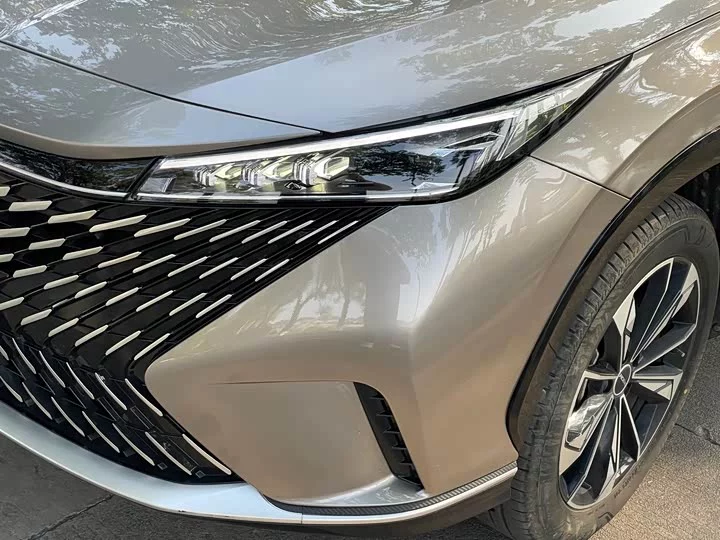 Roewe RX5