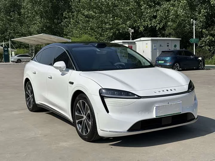 Luxeed R7