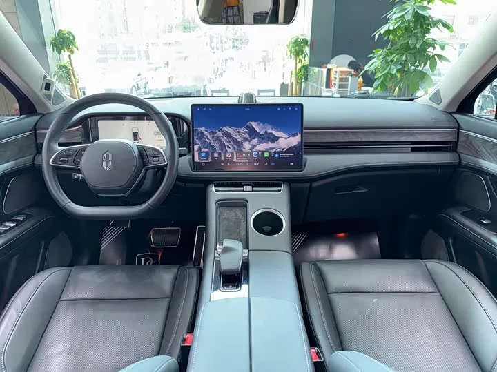 AITO Question Wenjie M5