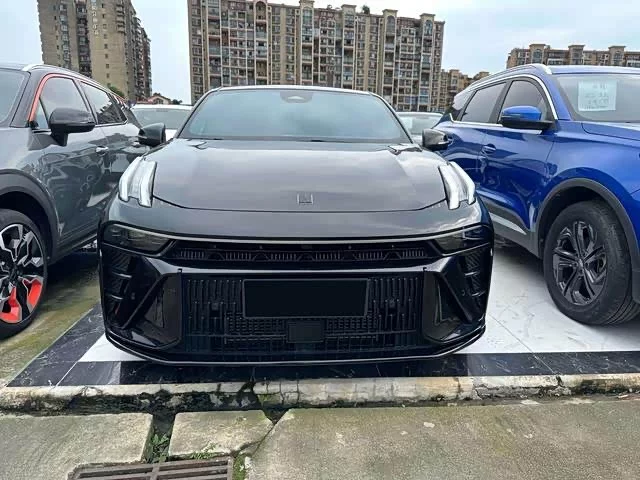 Lynk & Co 03
