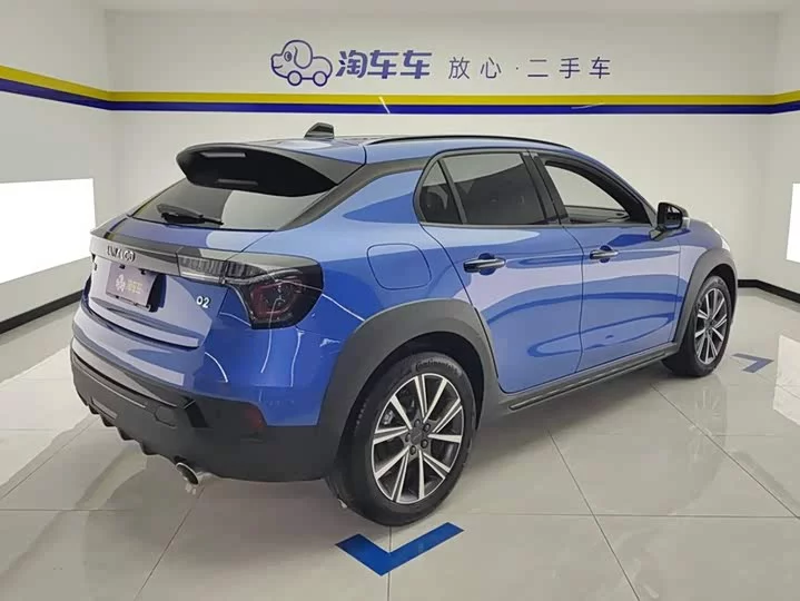 Lynk & Co 02