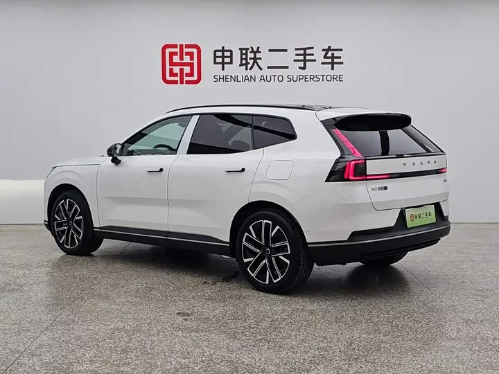 Volvo XC70 plug-in hybrid