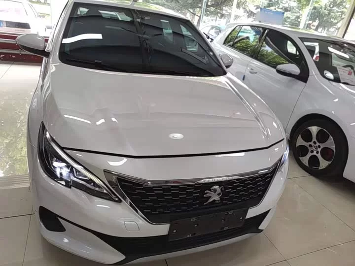 Peugeot 408