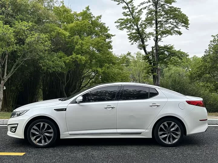 kia K5