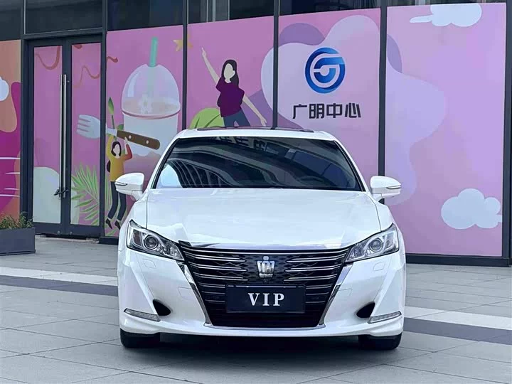 Toyota crown