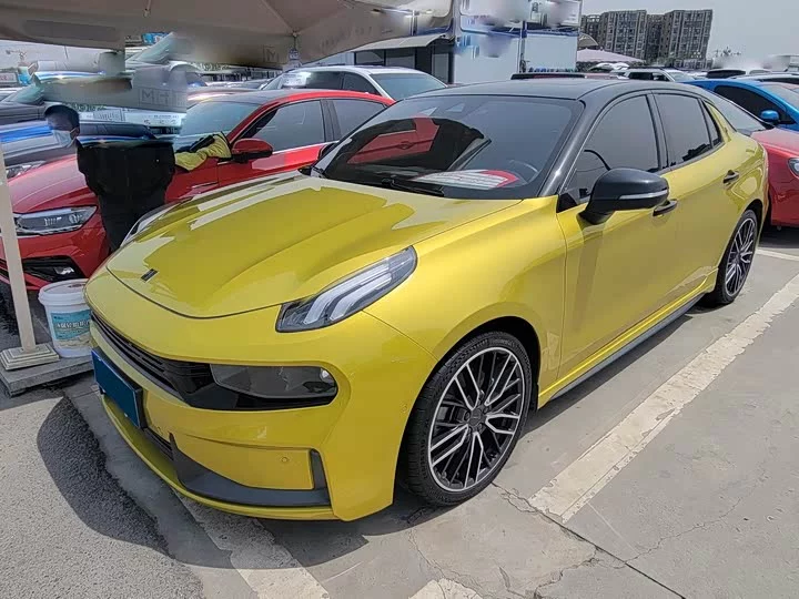 Lynk & Co 03