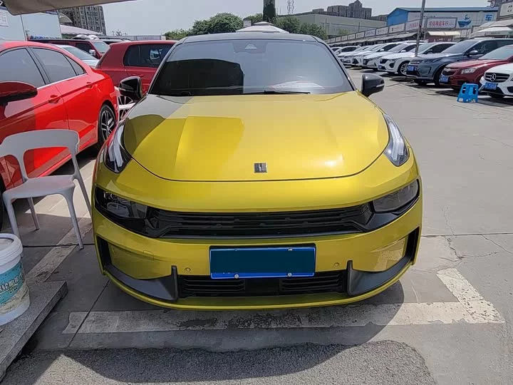 Lynk & Co 03