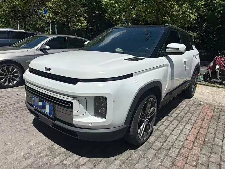 Geely ICON