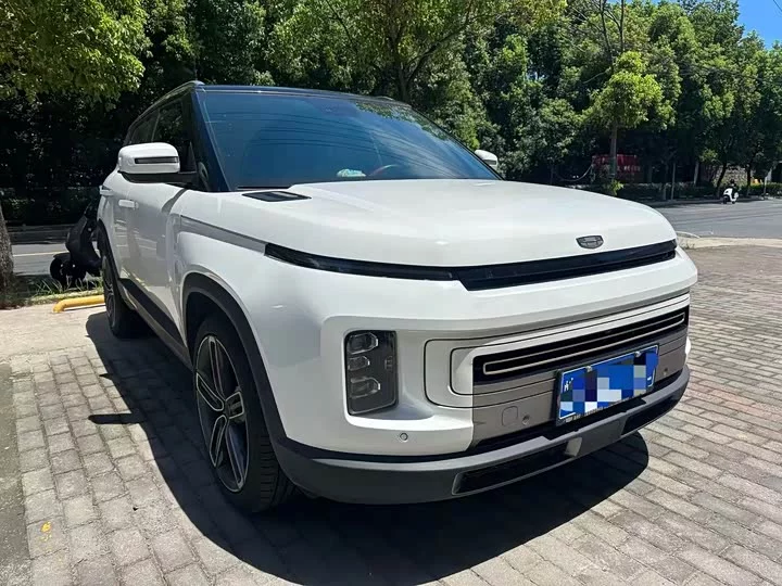 Geely ICON