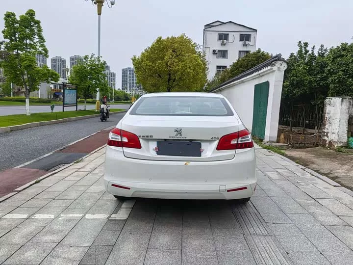 Peugeot 408