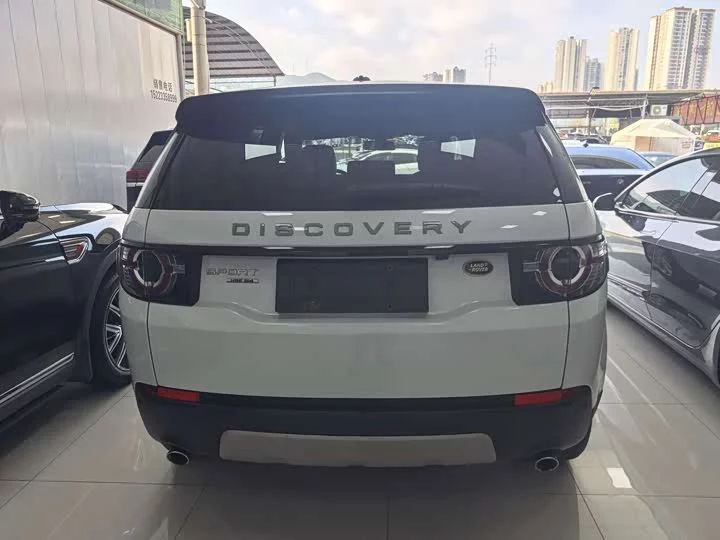 Land Rover Discover the magic