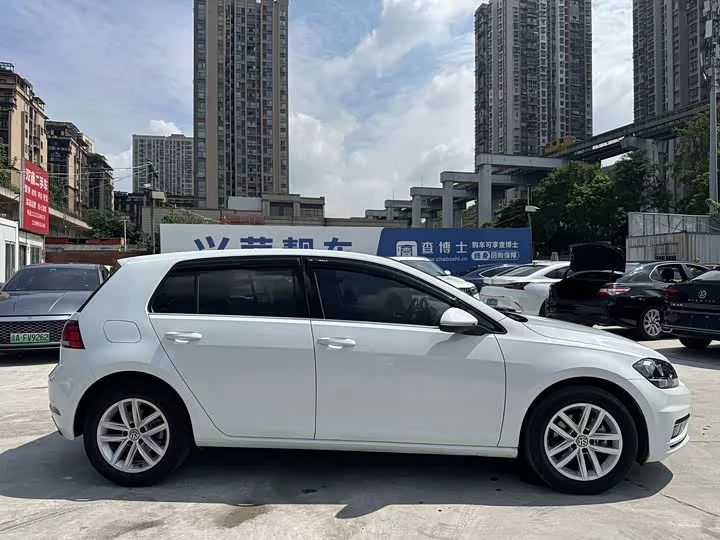 Volkswagen golf