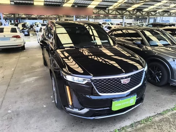 Cadillac XT6