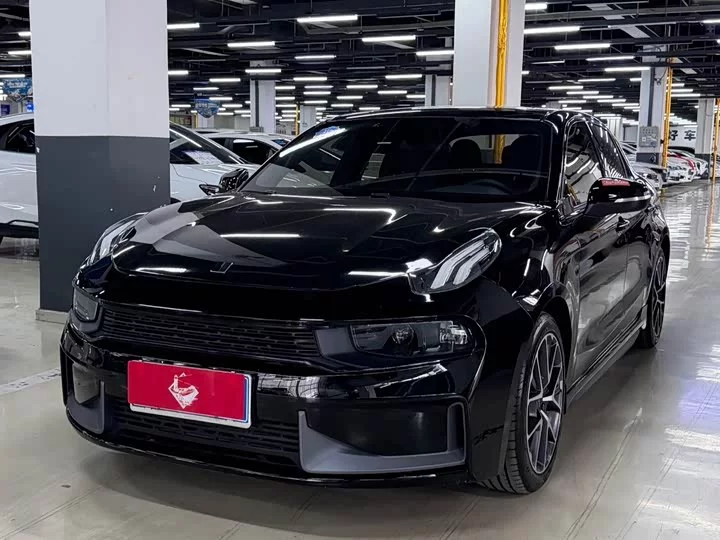 Lynk & Co 03