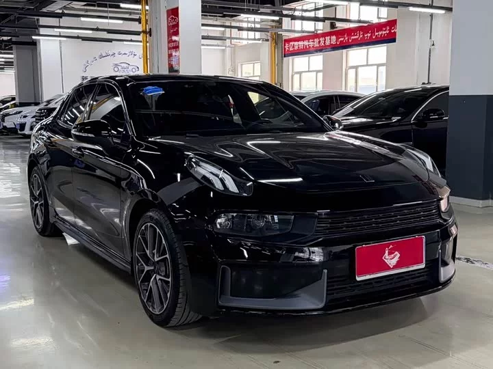 Lynk & Co 03