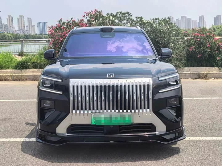 ZEEKR 8X