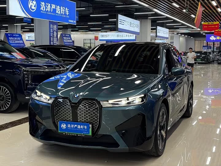 BMW iX