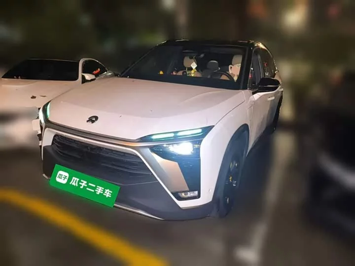 NIO ES8