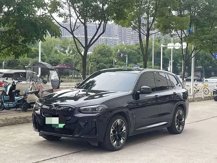 BMW iX3