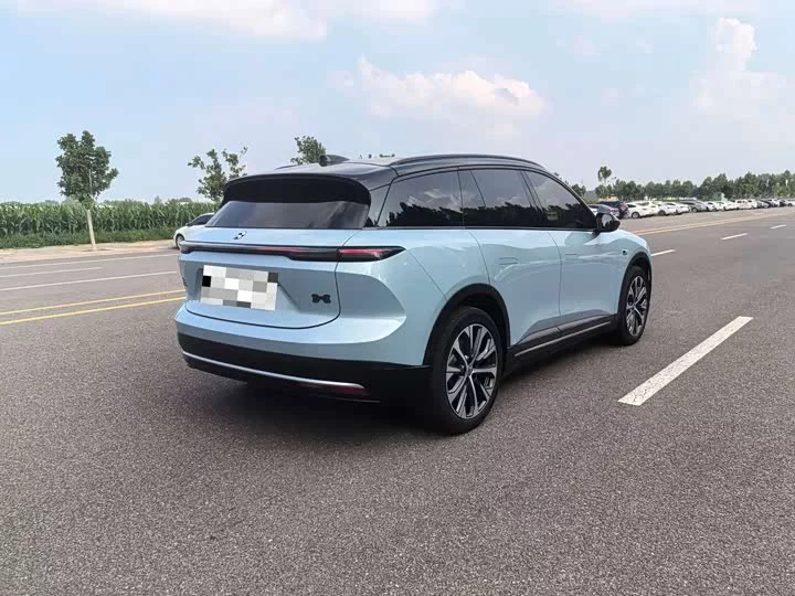 NIO ES6