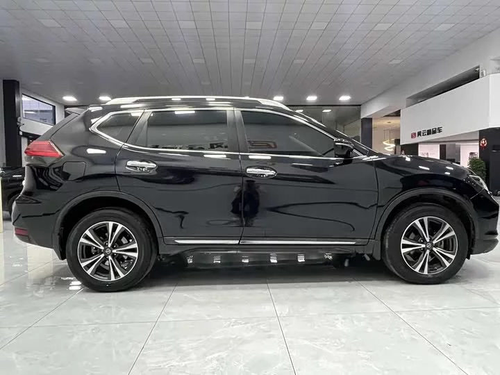 Nissan Qijun