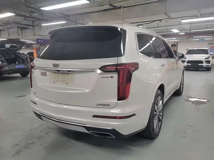 Cadillac XT6