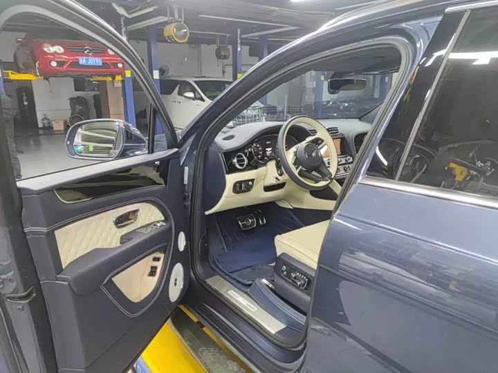 Bentley Bentayga