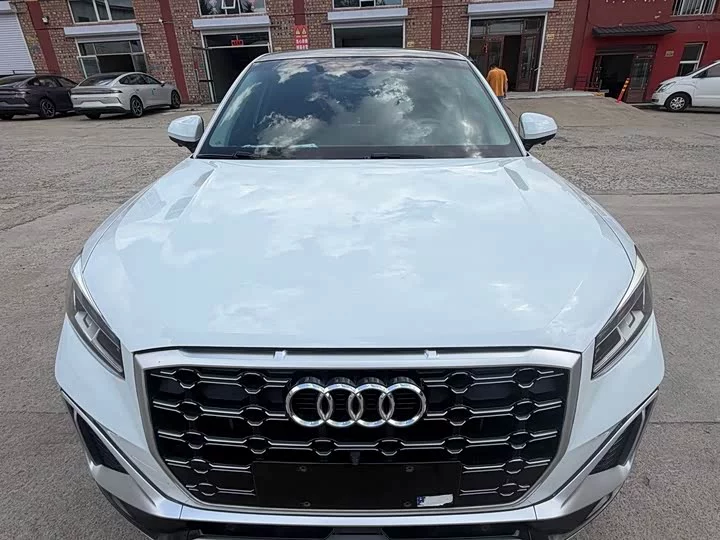 Audi Q2L
