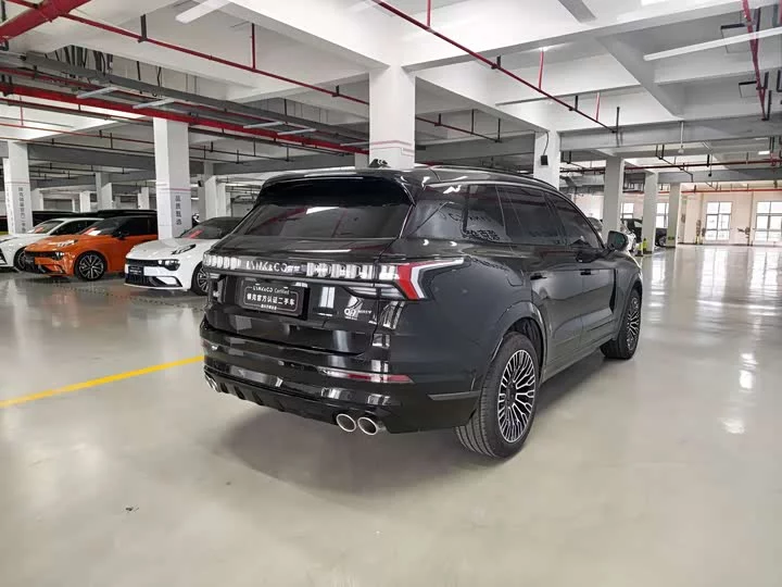 Lynk & Co 09