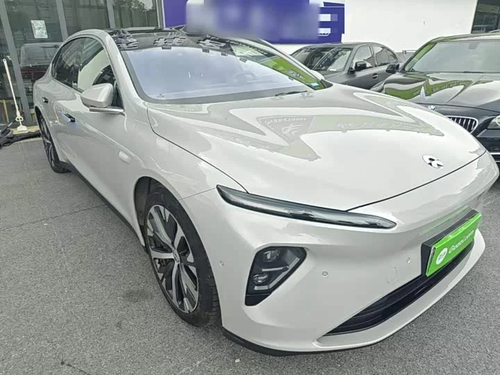 NIO ET7