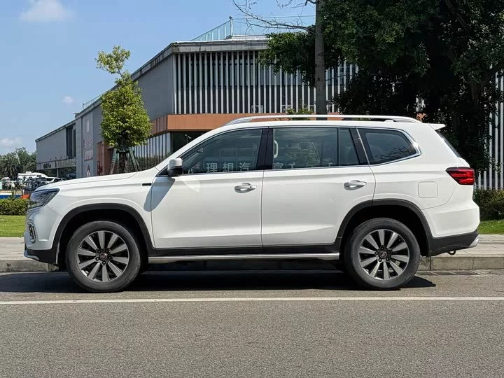 Roewe RX8
