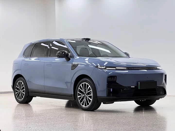 Leapmotor B10