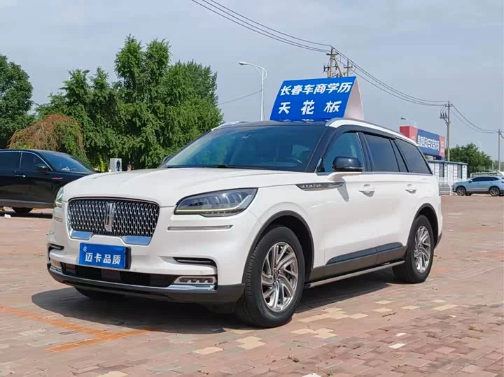 Lincoln aviator