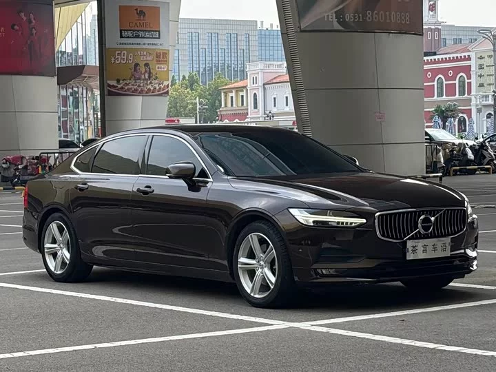 Volvo S90