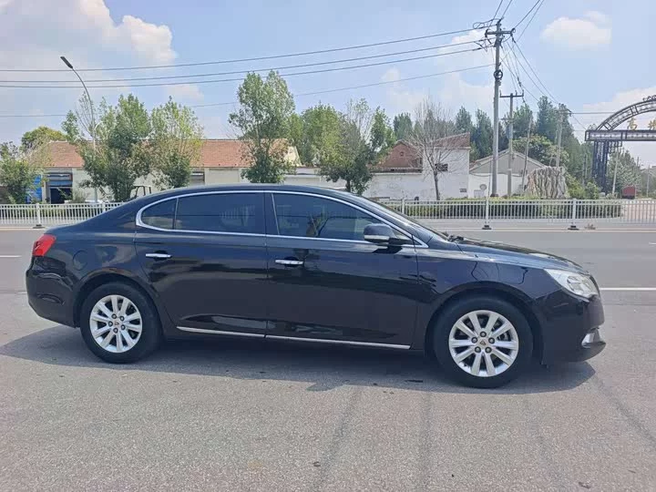 Roewe 950
