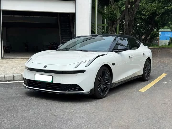 Lynk & Co 10