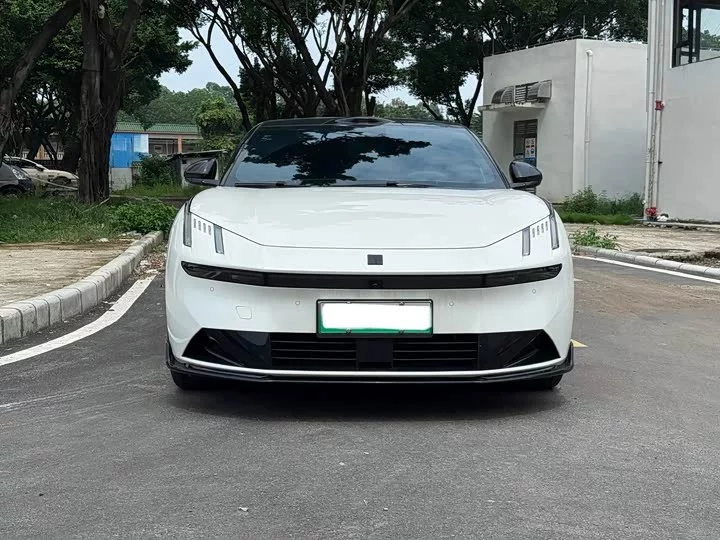 Lynk & Co 10