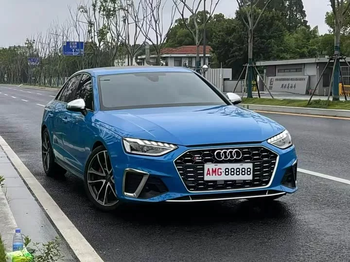 Audi S4