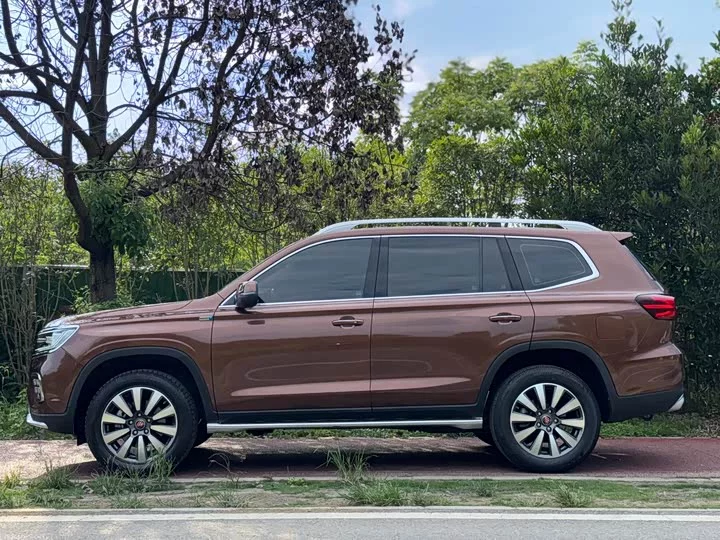 Roewe RX8