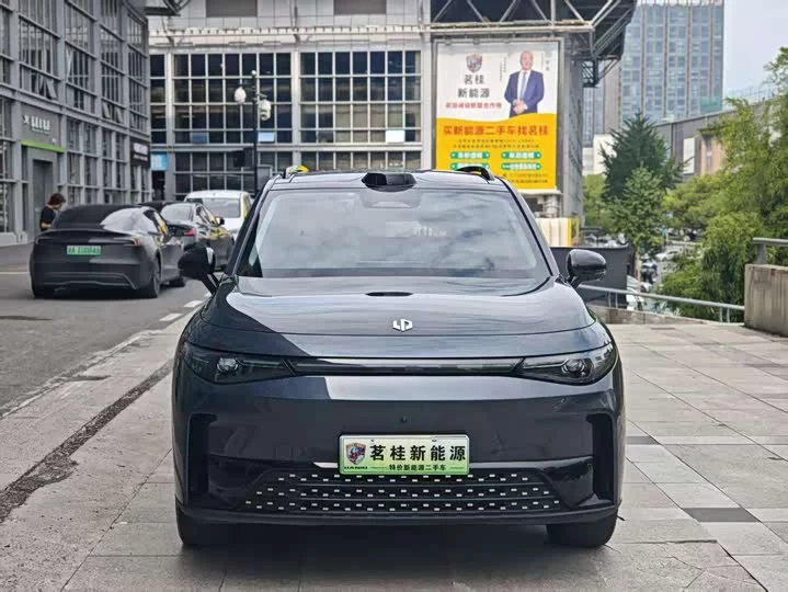 Leapmotor C16
