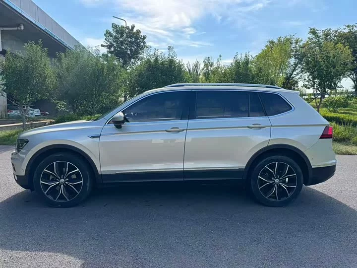 Volkswagen Tiguan L
