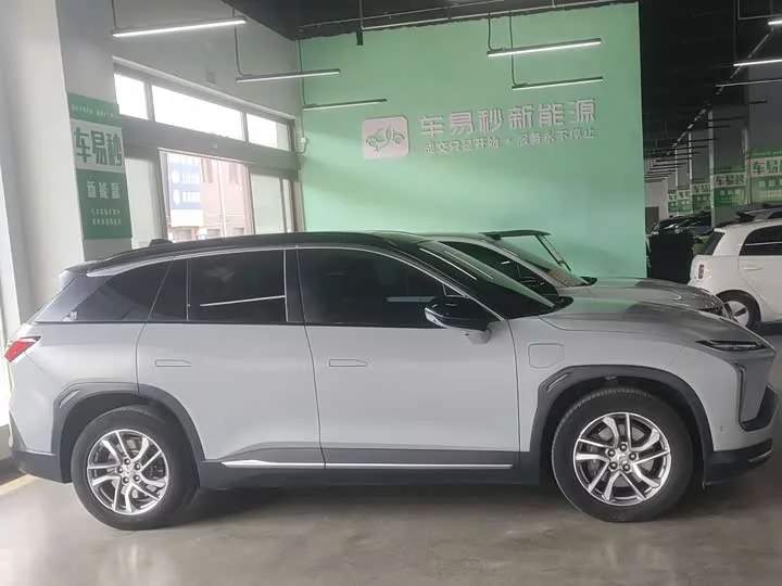 NIO ES6