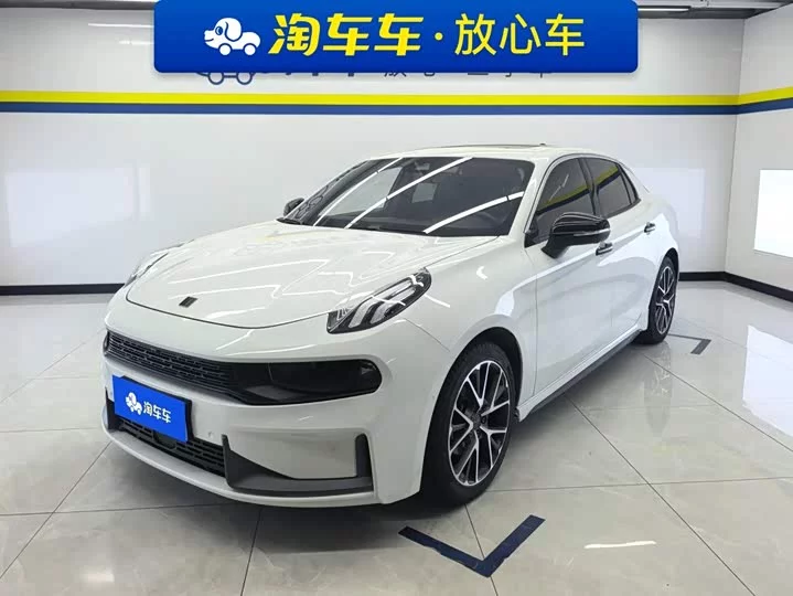 Lynk & Co 03