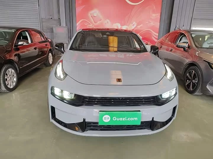 Lynk & Co 03