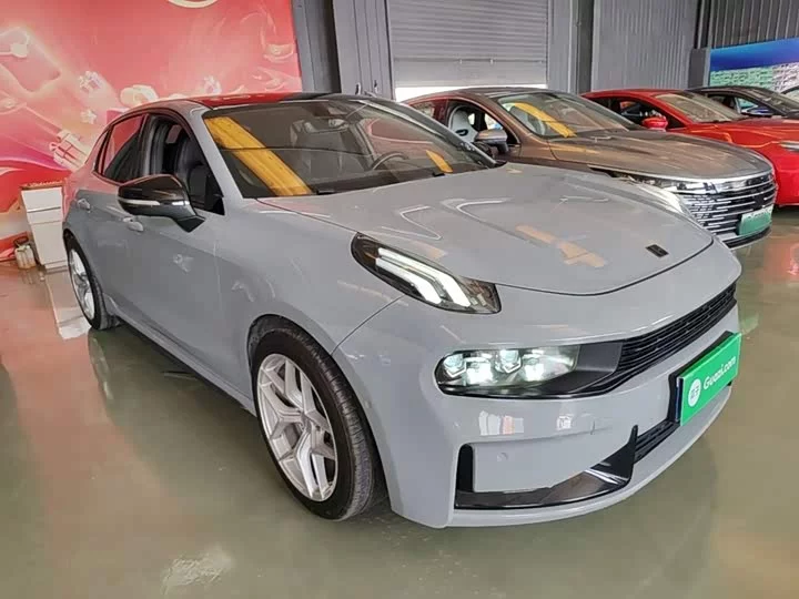 Lynk & Co 03