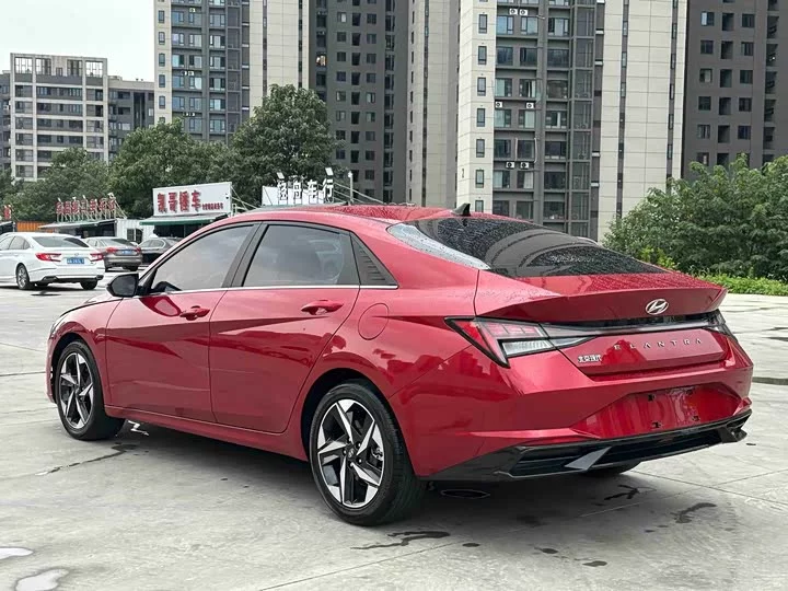 Hyundai Elantra