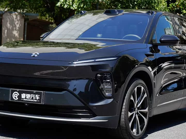 NIO ES8